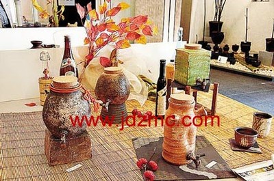 重塑藝術(shù)與商業(yè)的契合點(diǎn) 美國當(dāng)代陶瓷藝術(shù)品市場的文化品牌發(fā)展之藝
